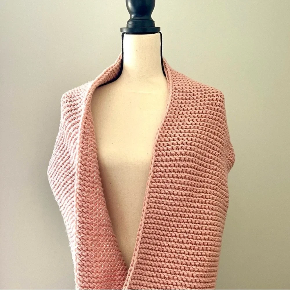 New oversized knit blanket Infinity scarf, pale pink